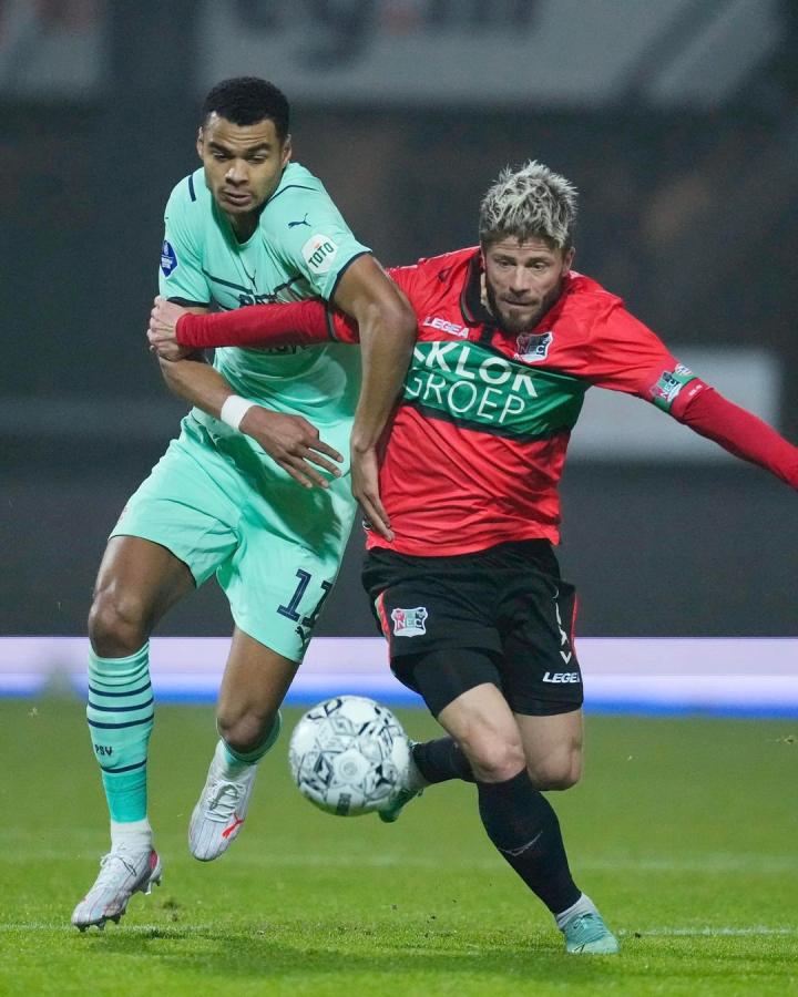 踏上截然不 踏上截然不