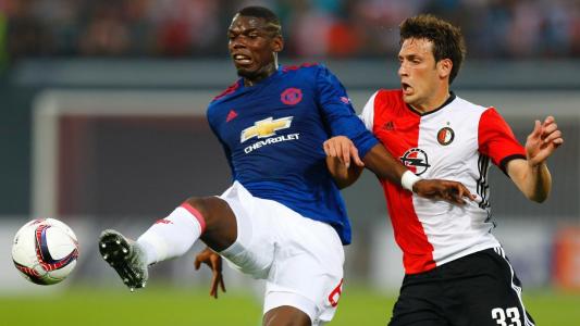 游客在观赛 游客在观赛