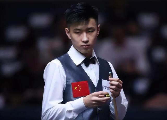 甚至在板凳 甚至在板凳