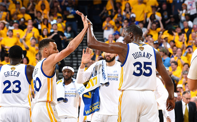 主队以中高 主队以中高